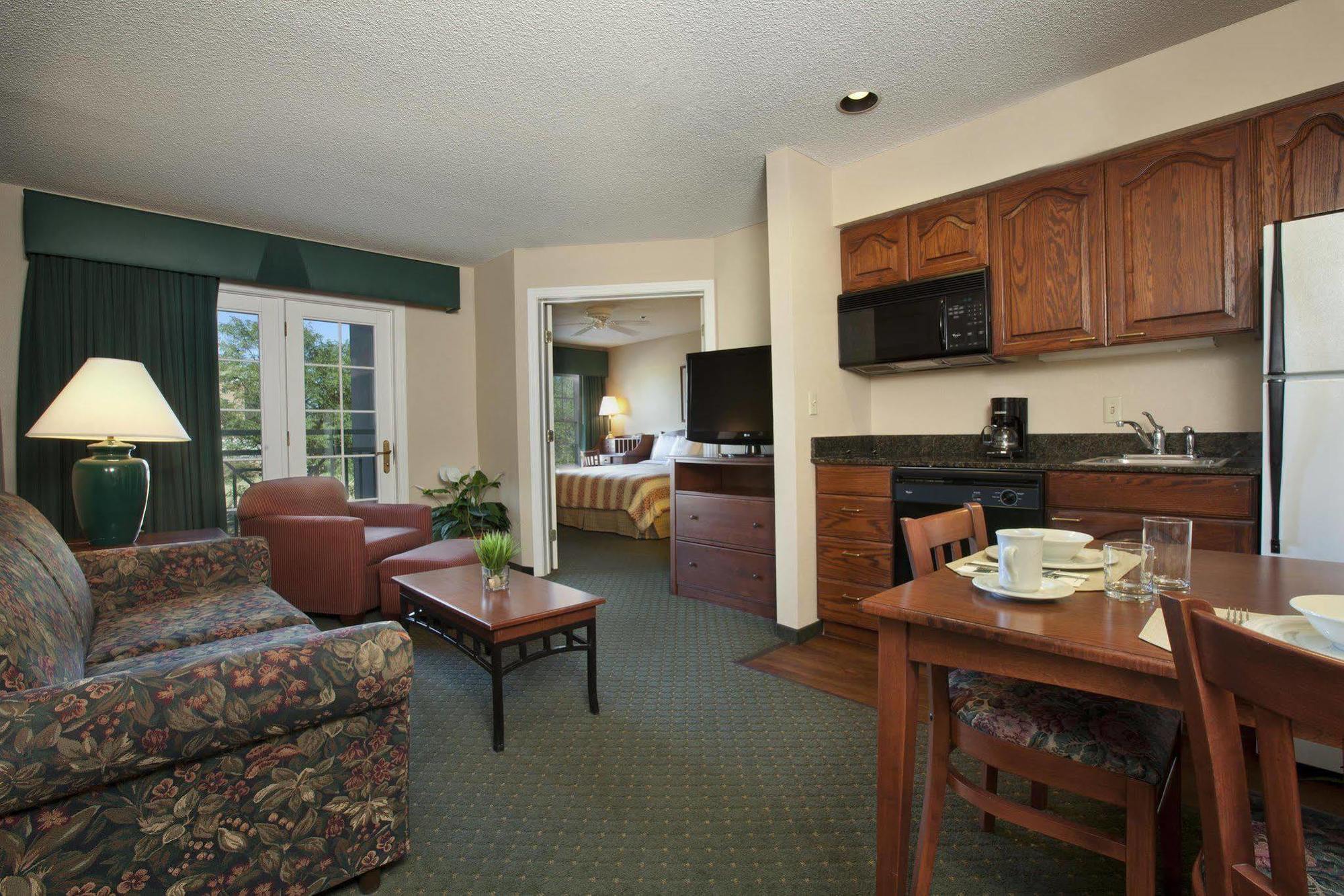 Homewood Suites By Hilton Kansas City Airport Oda fotoğraf